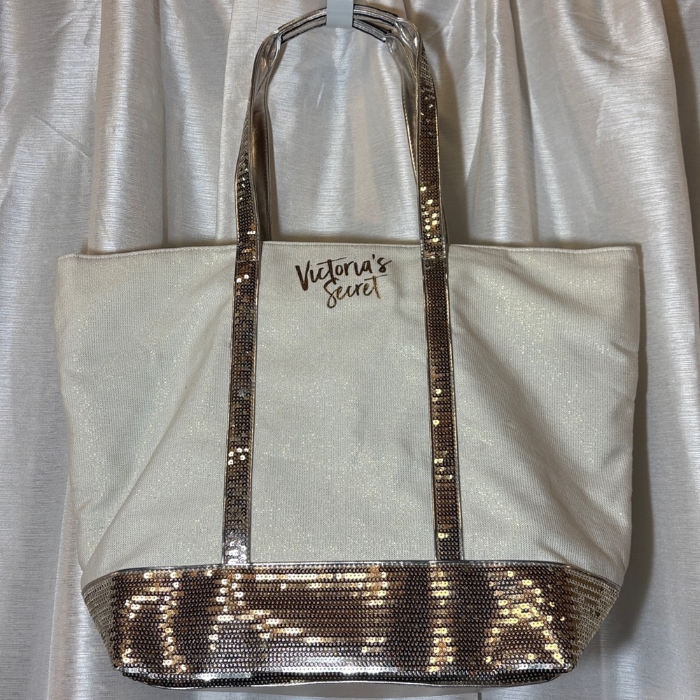 Victoria's Secret Shimmer Glam Sequin Tote Bag White Gold NWOT - Picture 4 of 12